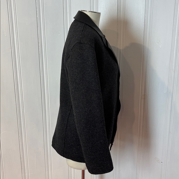 🖤 M0851 Wool Blend & Leather Coat – Made in Canada - Size Medium - Picture 2 of 12